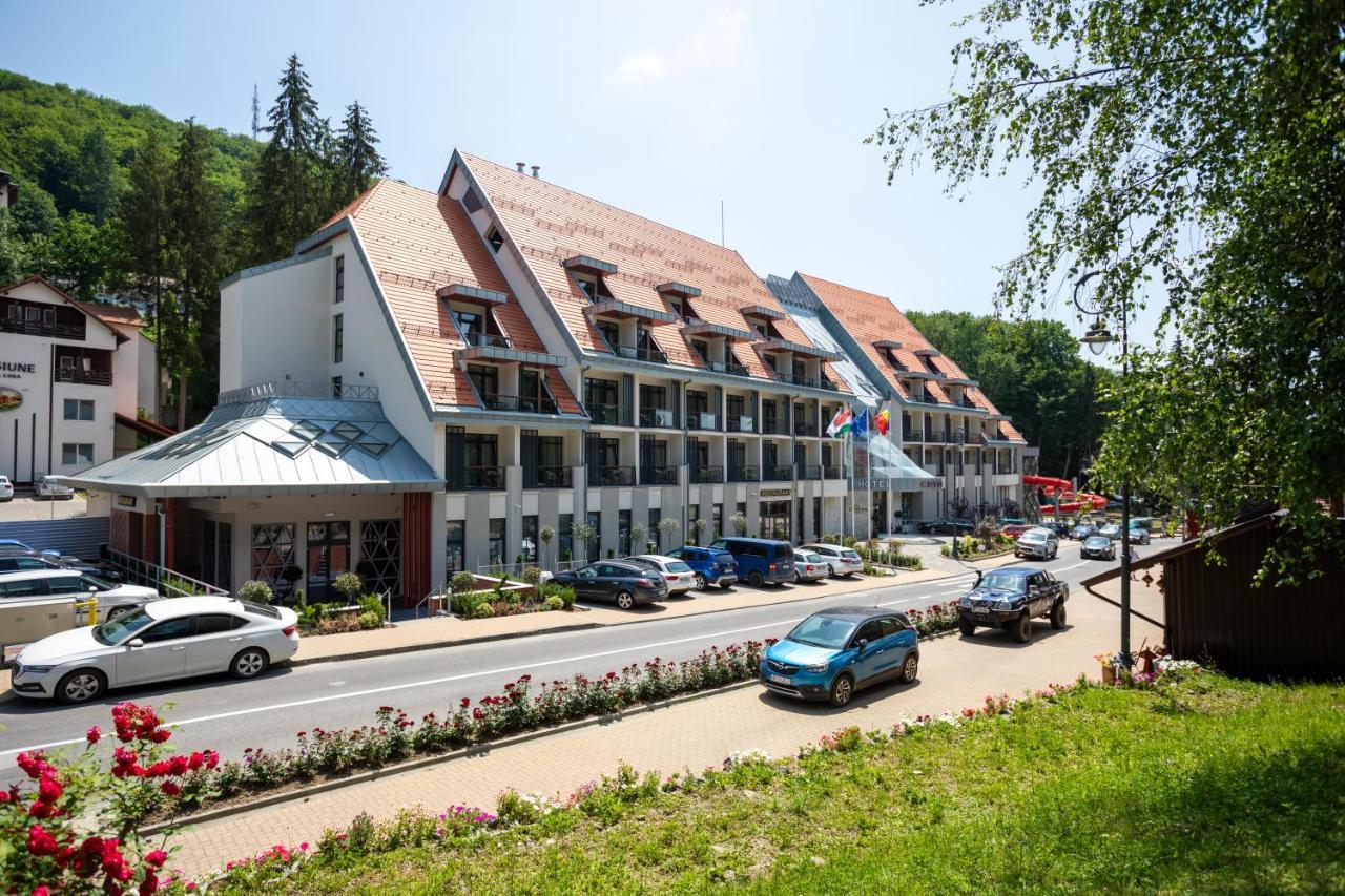 Hotel Crystal Wellness & Spa Superior Sovata Exterior photo