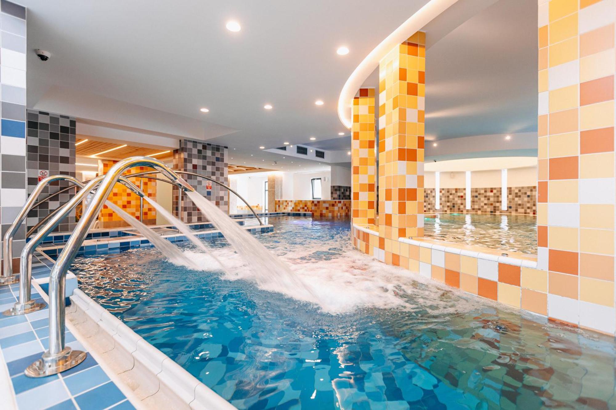 Hotel Crystal Wellness & Spa Superior Sovata Exterior photo