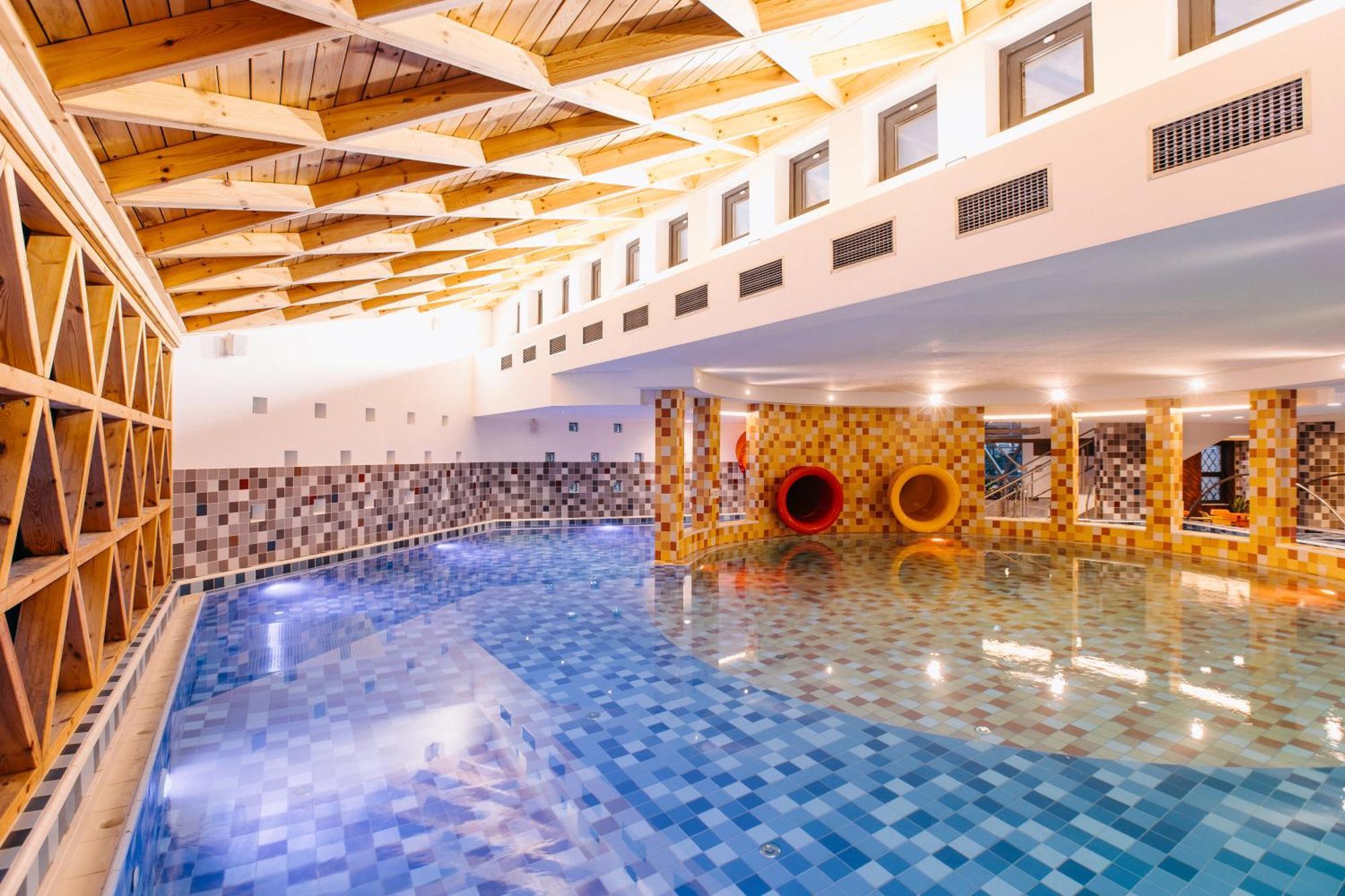 Hotel Crystal Wellness & Spa Superior Sovata Exterior photo