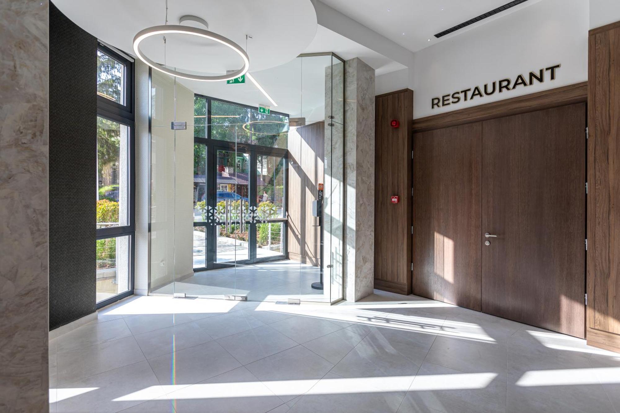Hotel Crystal Wellness & Spa Superior Sovata Exterior photo