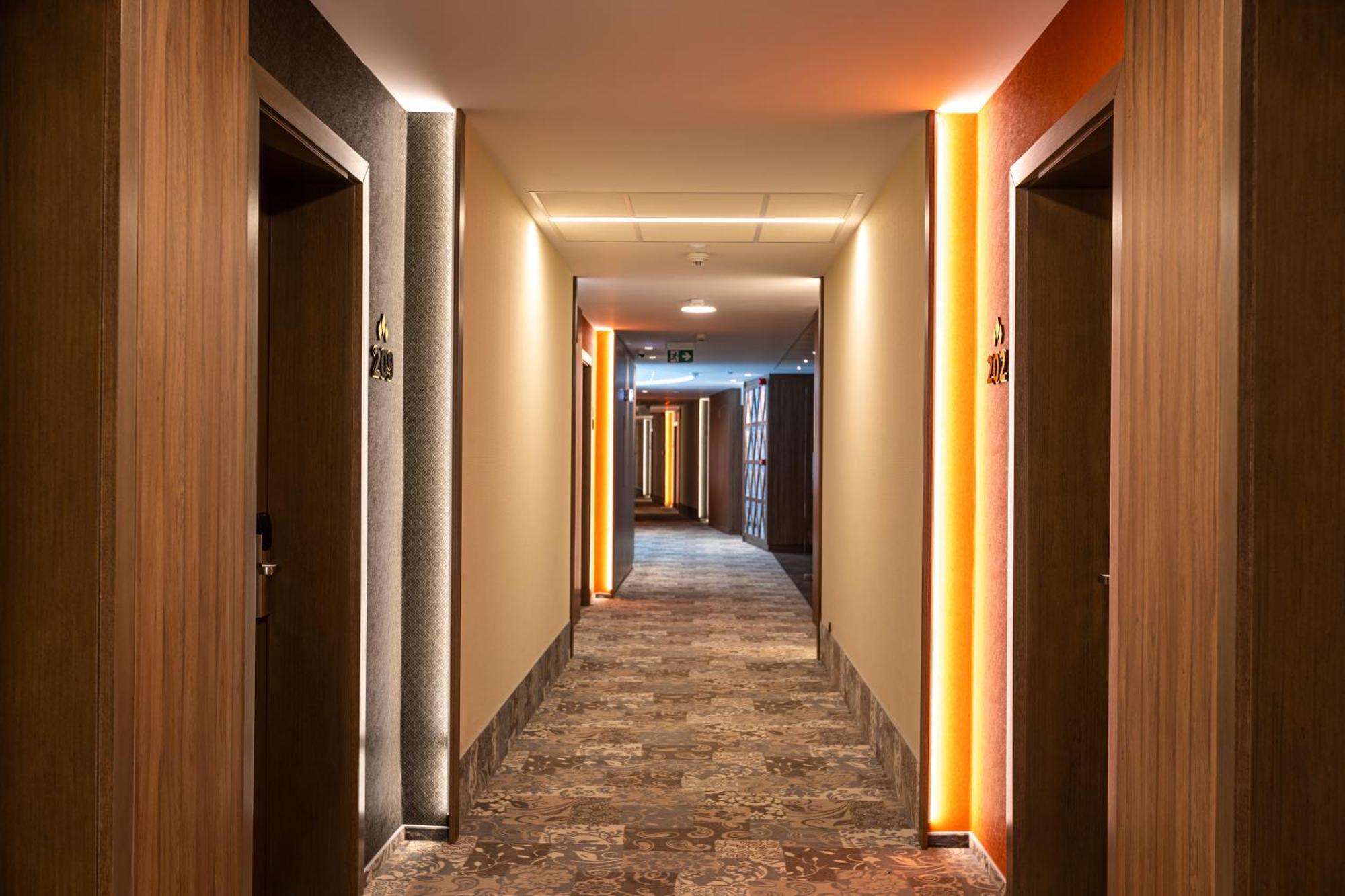 Hotel Crystal Wellness & Spa Superior Sovata Exterior photo